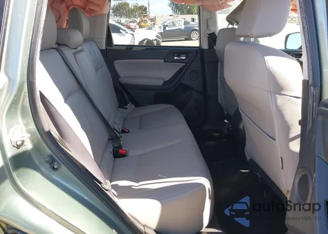 2015 Subaru Forester z USA, uszkodzony, nr VIN JF2SJAWC5FH829221